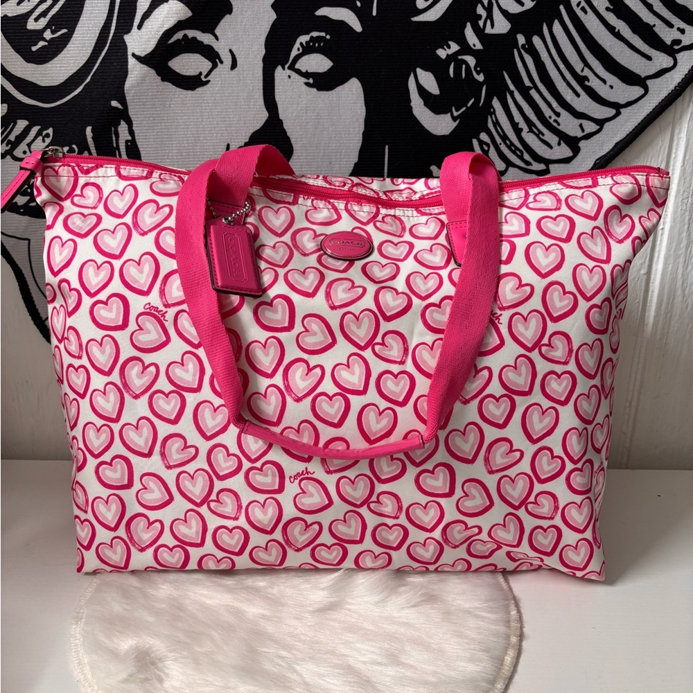 Coach Rare heart getaway\weekender bag
